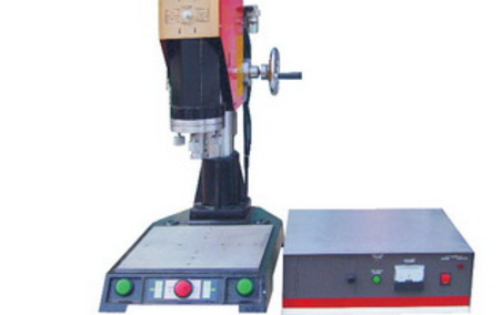 超聲波自動(dòng)焊接機(jī).jpg