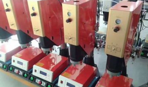 超聲波塑料焊接機(jī)焊頭運(yùn)動(dòng)的注意事項(xiàng)