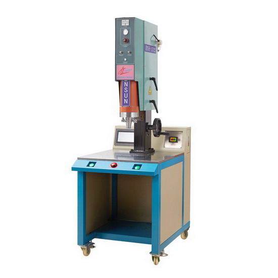 15KHZ 3200W 自動(dòng)追頻超聲波塑焊機(jī)(方立柱 豪華底座式結(jié)構(gòu)).jpg